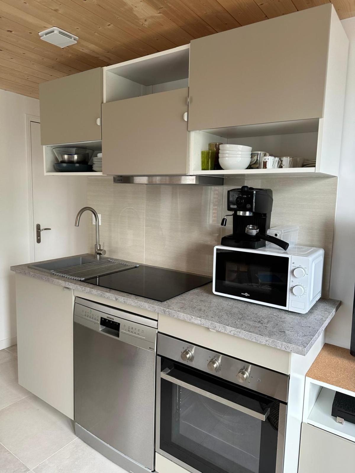 Gites De La Baie D'Honfleur Cricqueboeuf Room photo